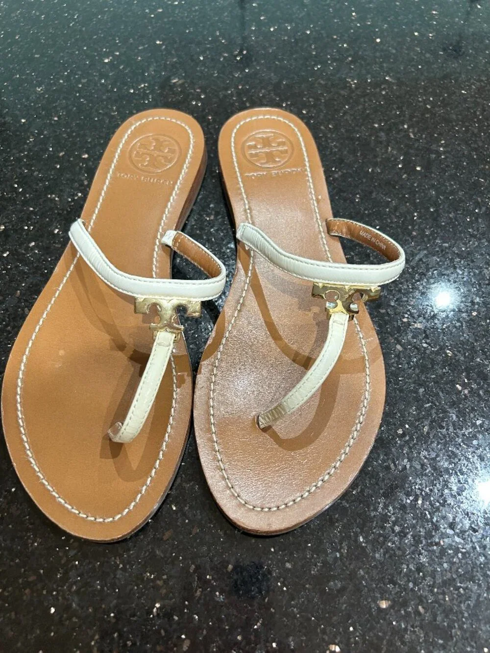 White Tory Burch thong sandals size 7 like new